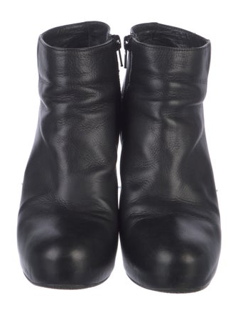 Stuart Weitzman Leather Pumps