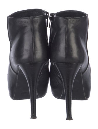 Stuart Weitzman Leather Pumps