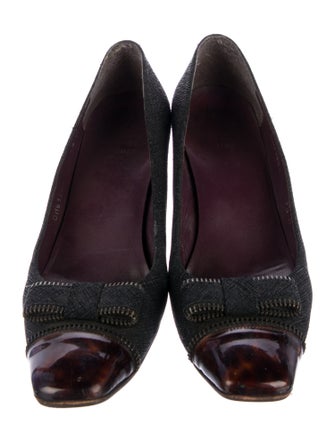 Stuart Weitzman Bow Accents Pumps