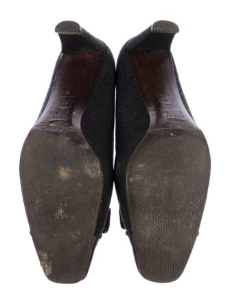 Stuart Weitzman Bow Accents Pumps