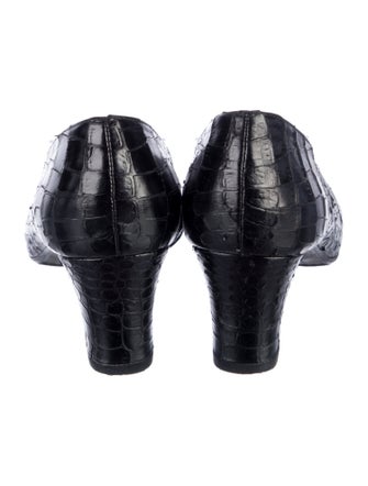 Stuart Weitzman Embossed Leather Printed Pumps