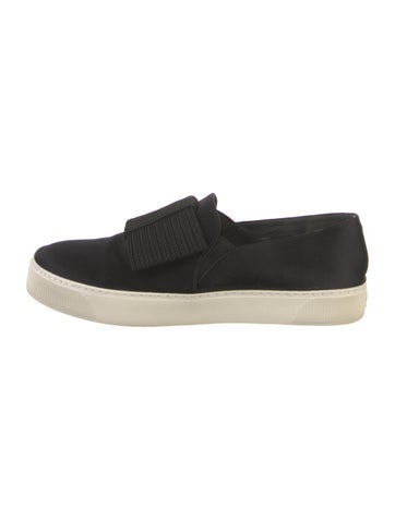 Stuart Weitzman Sneakers Satin Bow Accents US 7.5 |