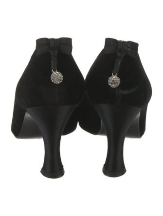 Stuart Weitzman Velvet Bow Accents Pumps