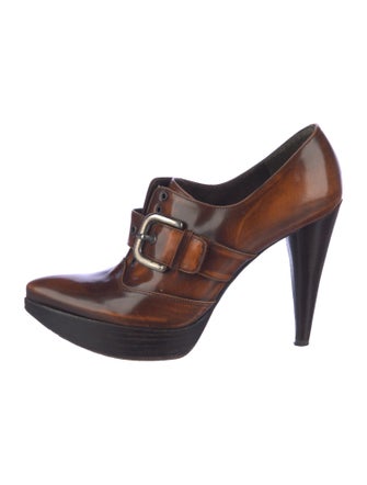 Stuart Weitzman Leather Pumps