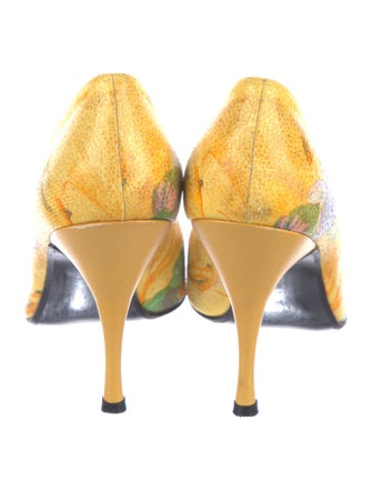 Stuart Weitzman Leather Floral Print Pumps