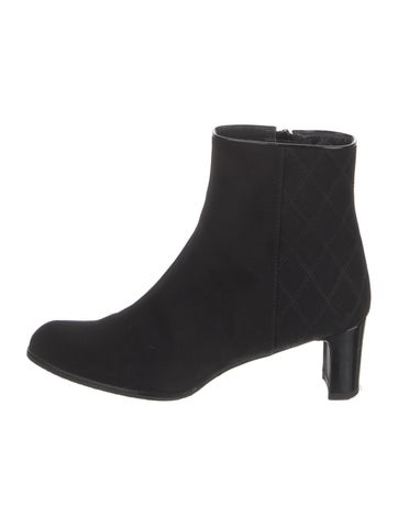 Pre-owned Stuart Weitzman Suede Boots In Black