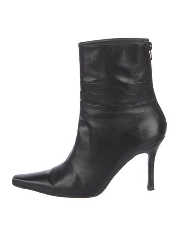 Pre-owned Stuart Weitzman Leather Boots In Black