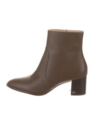 Pre-owned Stuart Weitzman Leather Boots In Brown