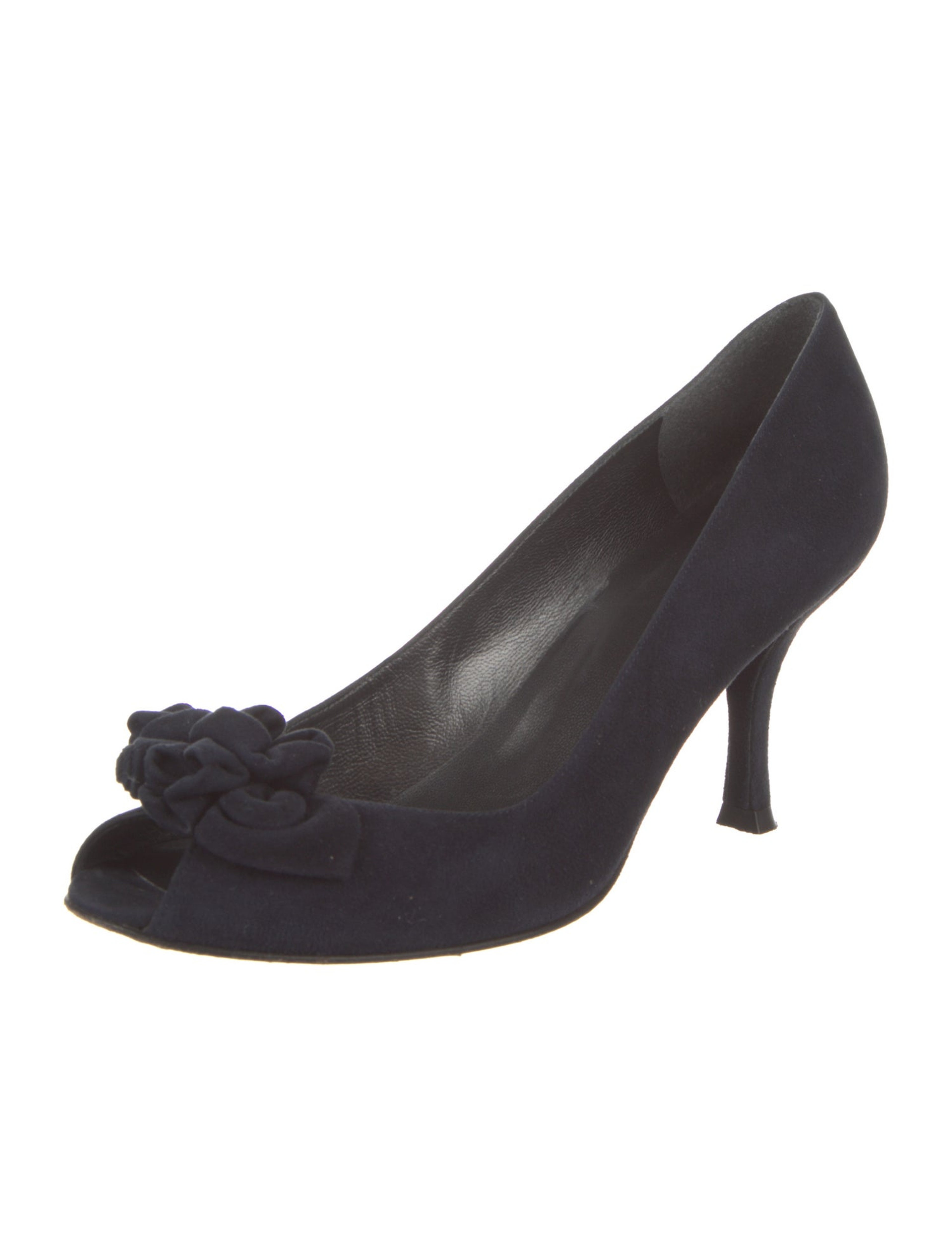 Suede Pumps