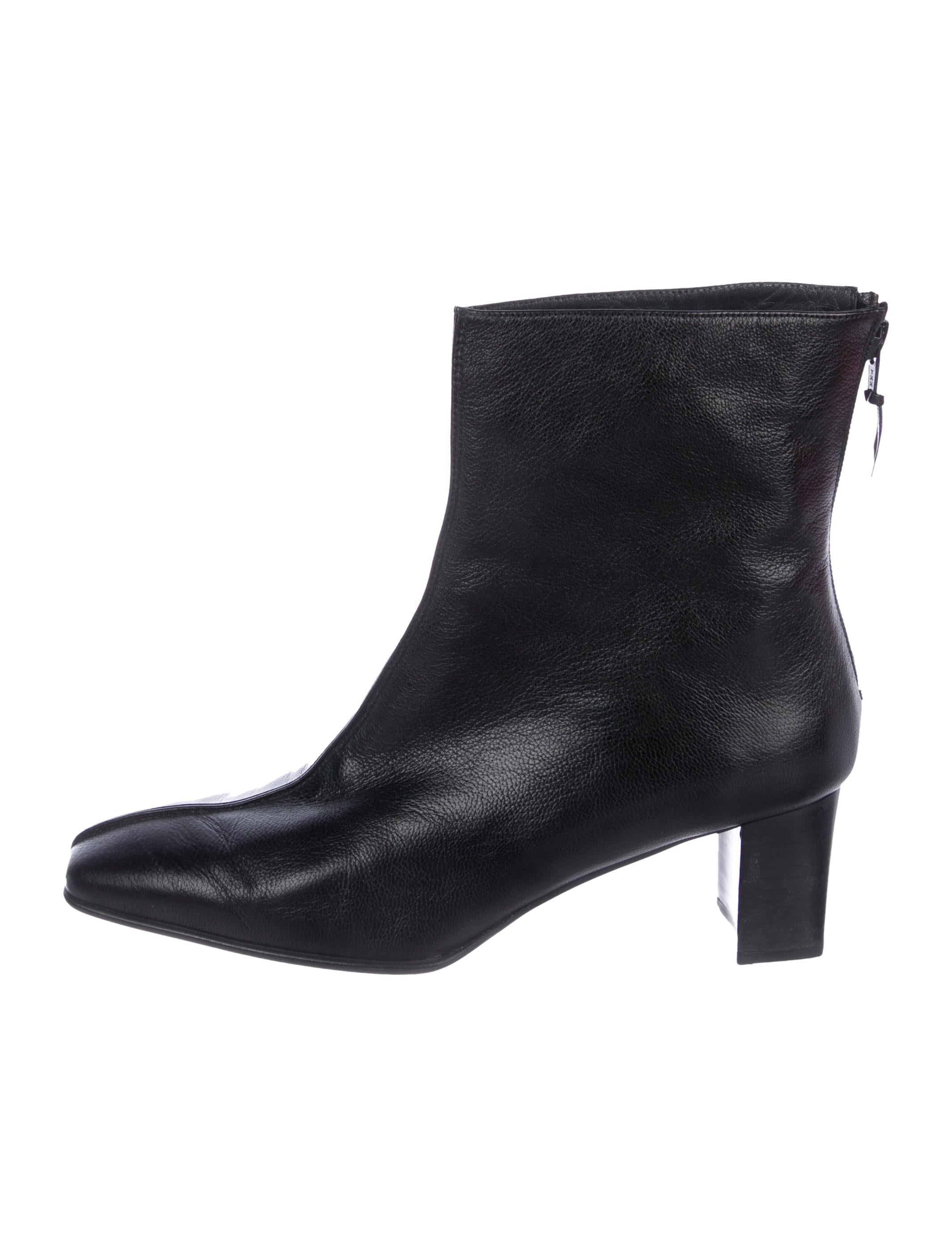 stuart weitzman square toe boots