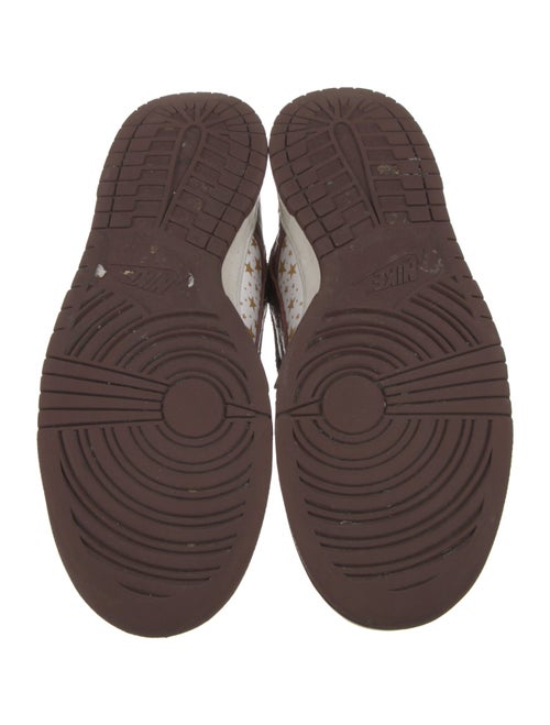Supreme x Nike SB Dunk Low 'Stars Barkroot Brown' Sneakers