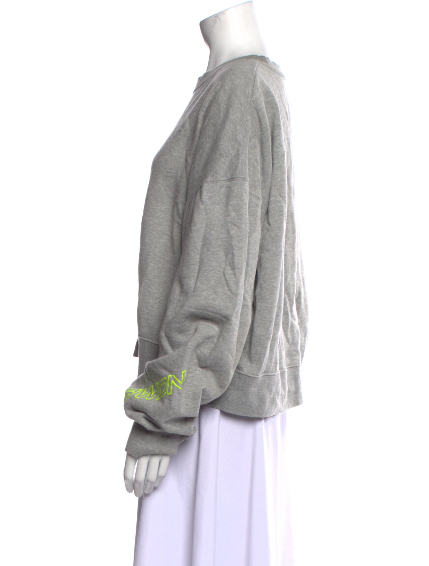 CMMN SWDN Crew Neck Long Sleeve Sweatshirt