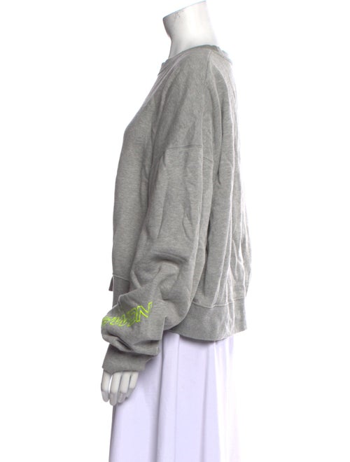 CMMN SWDN Crew Neck Long Sleeve Sweatshirt