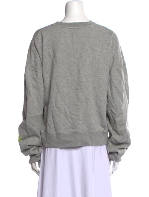 CMMN SWDN Crew Neck Long Sleeve Sweatshirt