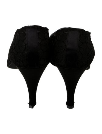 Stuart Weitzman x Gigi Hadid Lace Lace Trim Embellishment Pumps