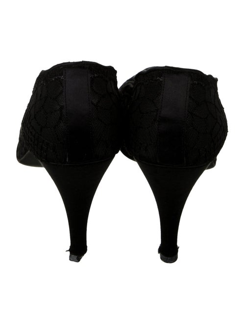 Stuart Weitzman x Gigi Hadid Lace Lace Trim Embellishment Pumps