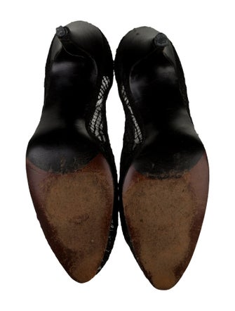 Stuart Weitzman x Gigi Hadid Lace Lace Trim Embellishment Pumps