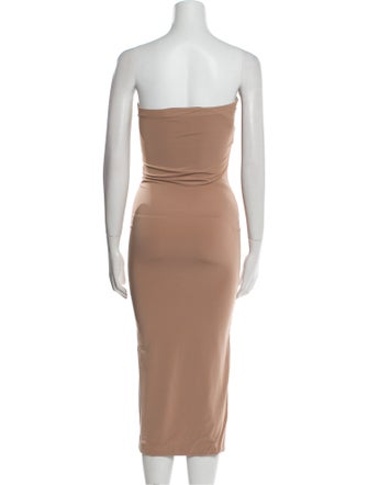 The Andamane Strapless Knee-Length Dress