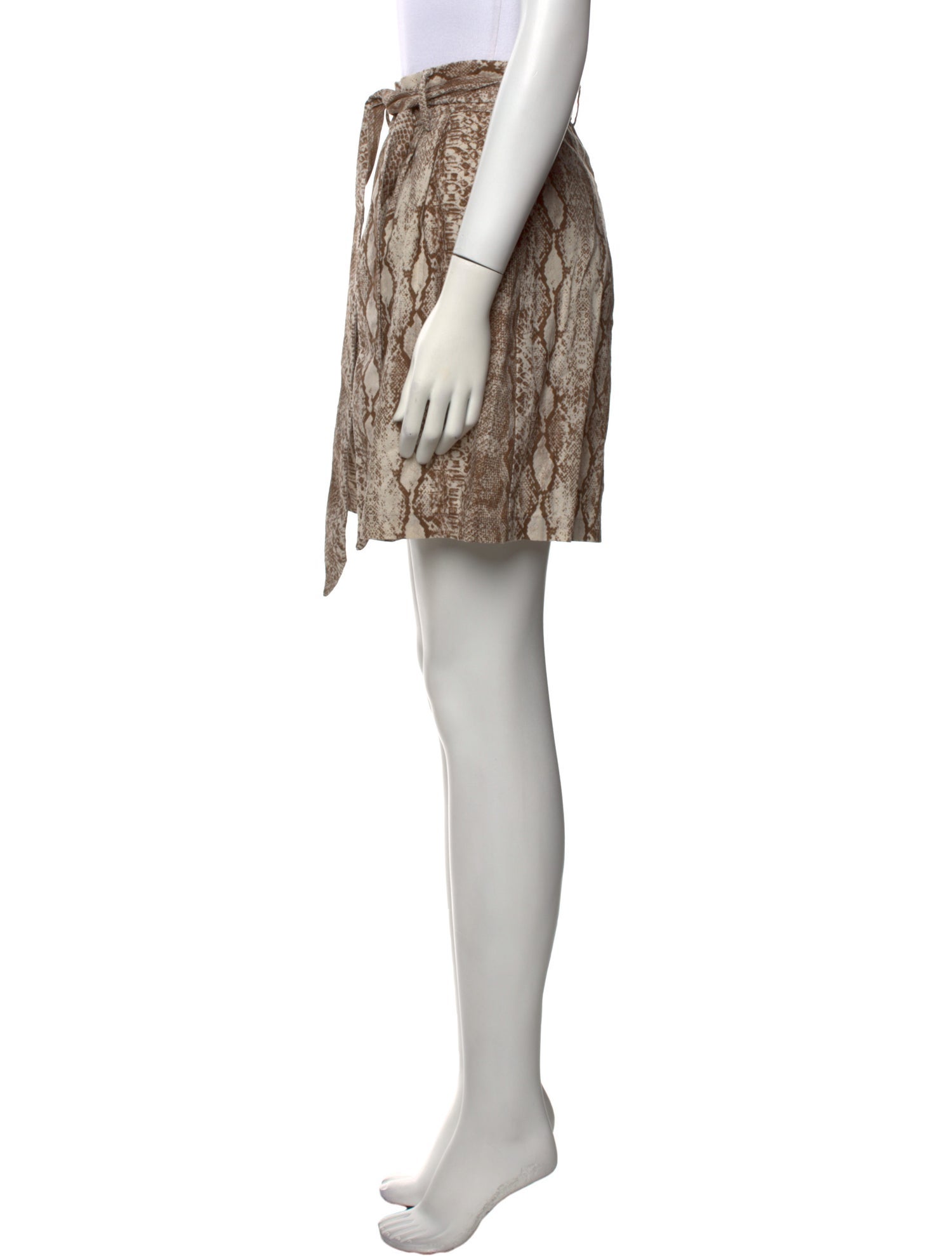 The Andamane Linen Knee-Length Shorts w/ Tags