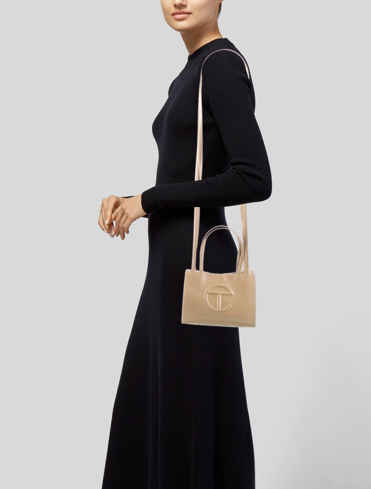 telfar small cream shopping bolsa