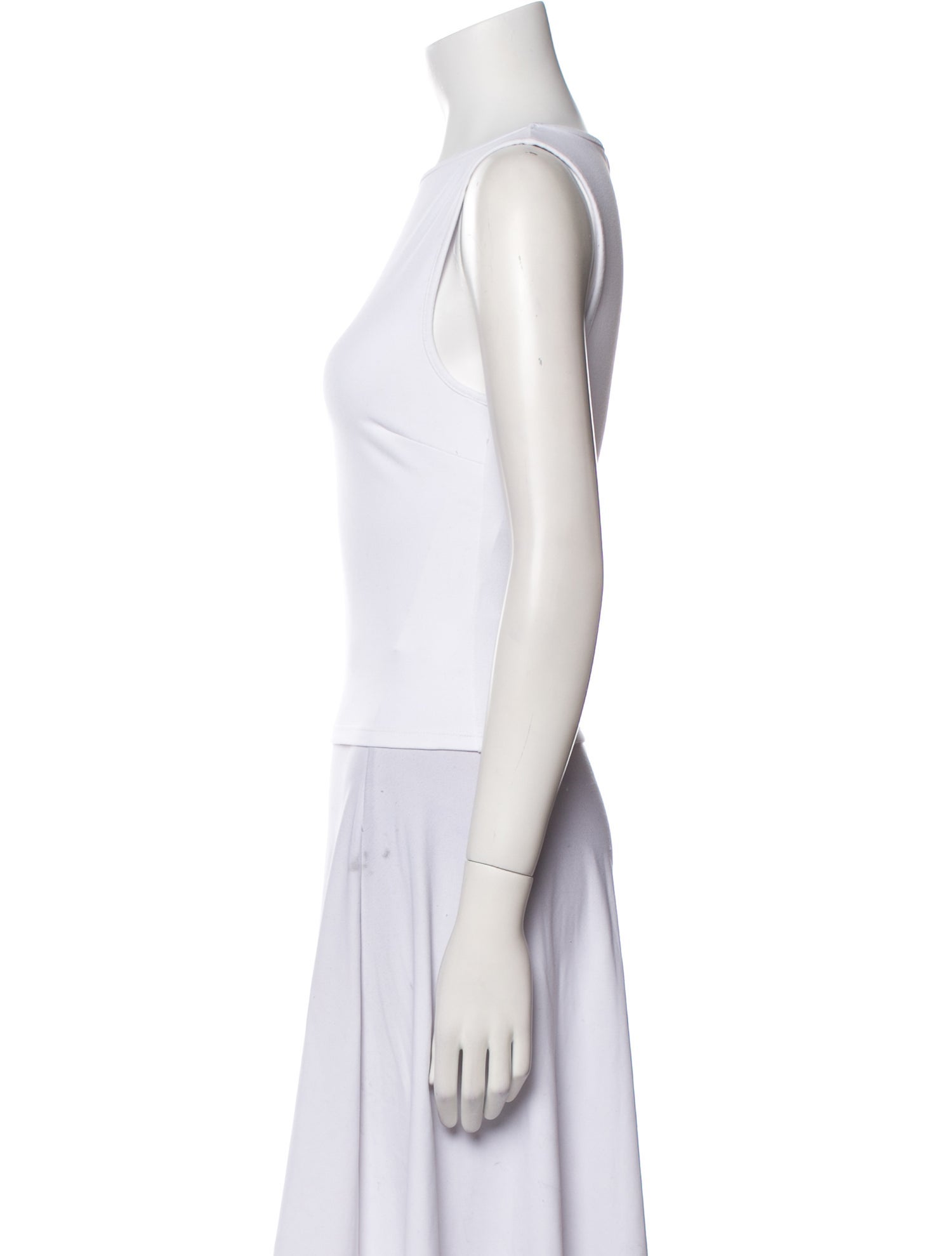 Tank Air Bateau Neckline Sleeveless Top