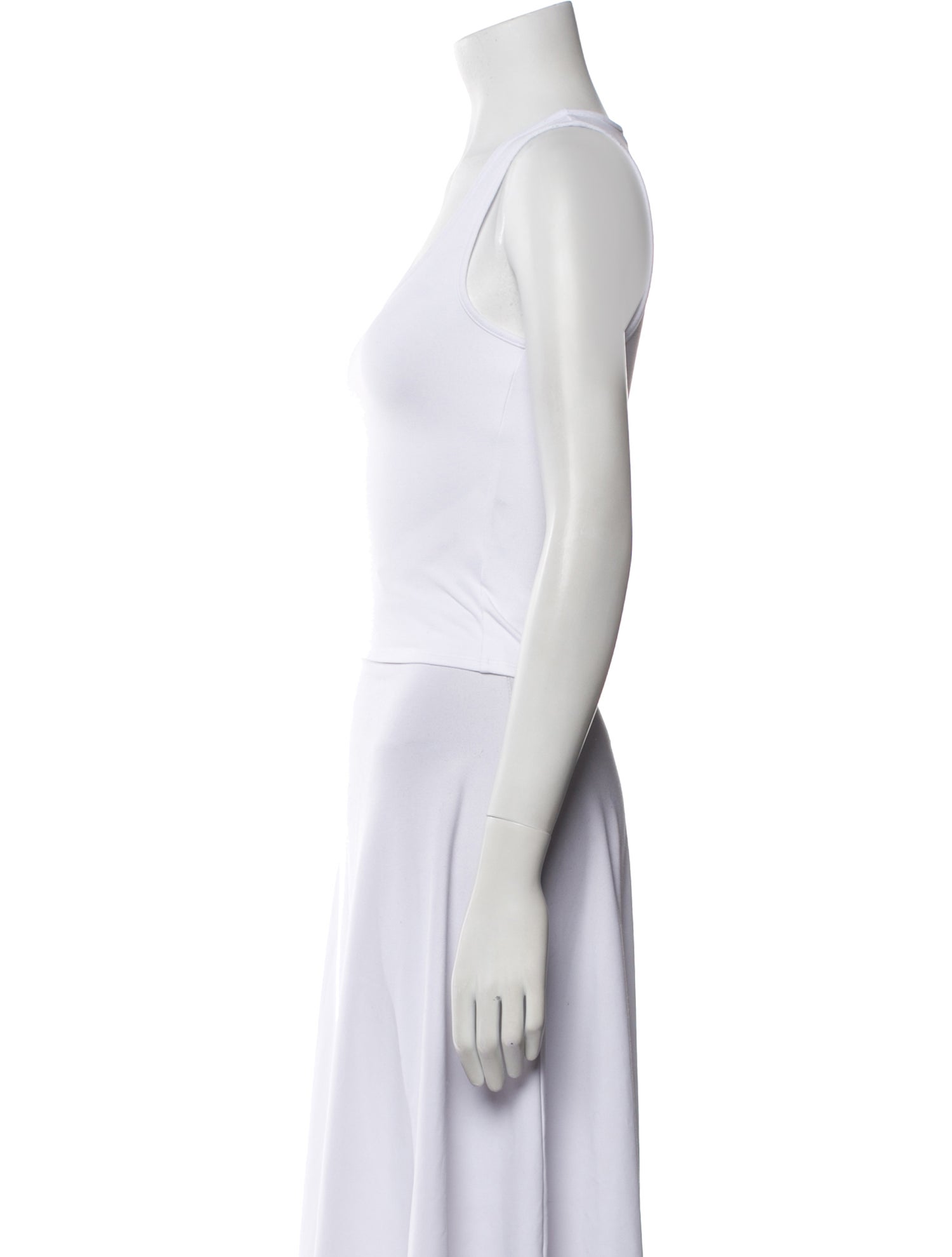 Tank Air Scoop Neck Sleeveless Top