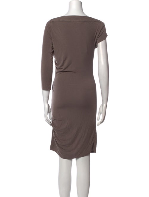 Tank Air Bateau Neckline Knee-Length Dress