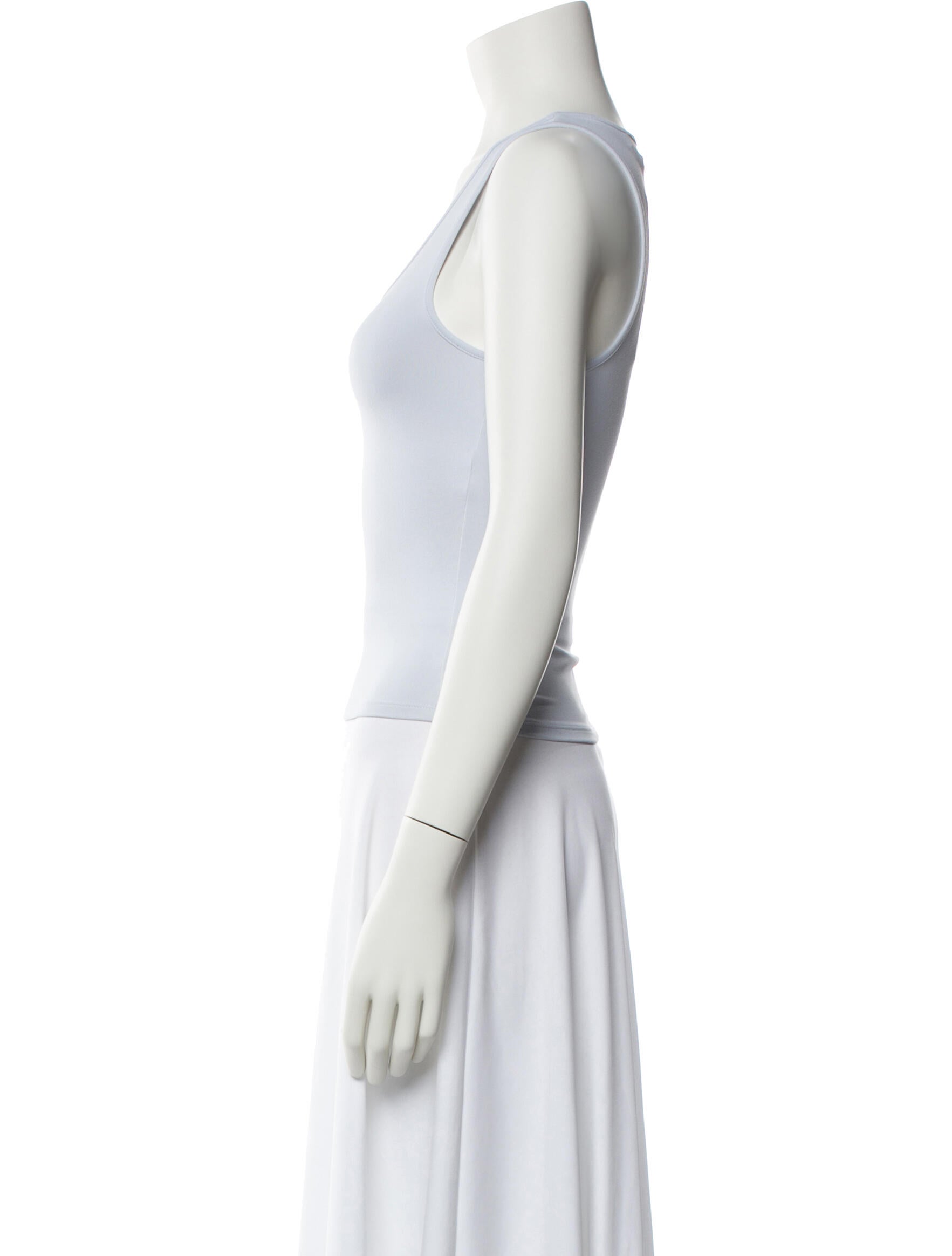 Tank Air Scoop Neck Sleeveless Top