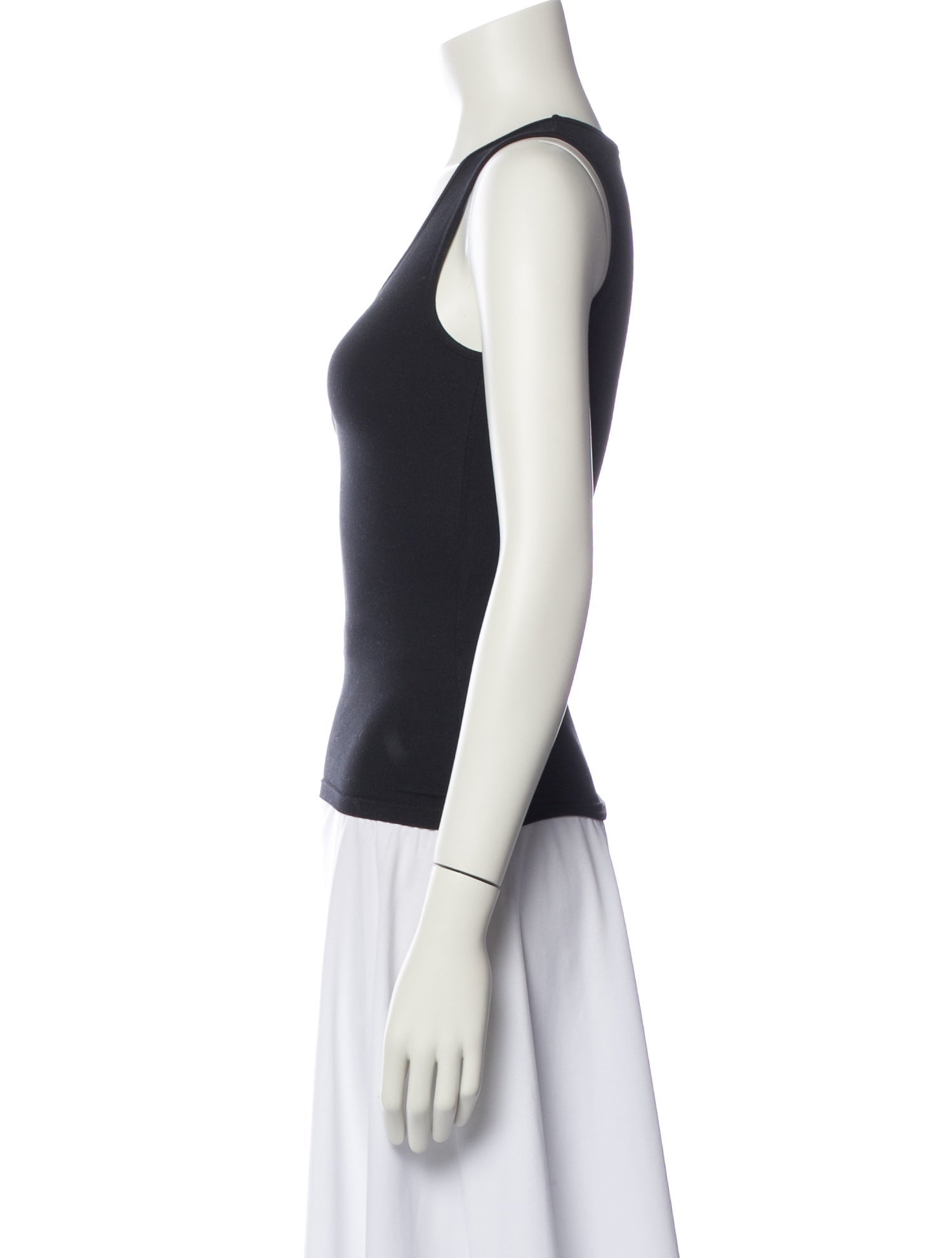 Tank Air Scoop Neck Sleeveless Top
