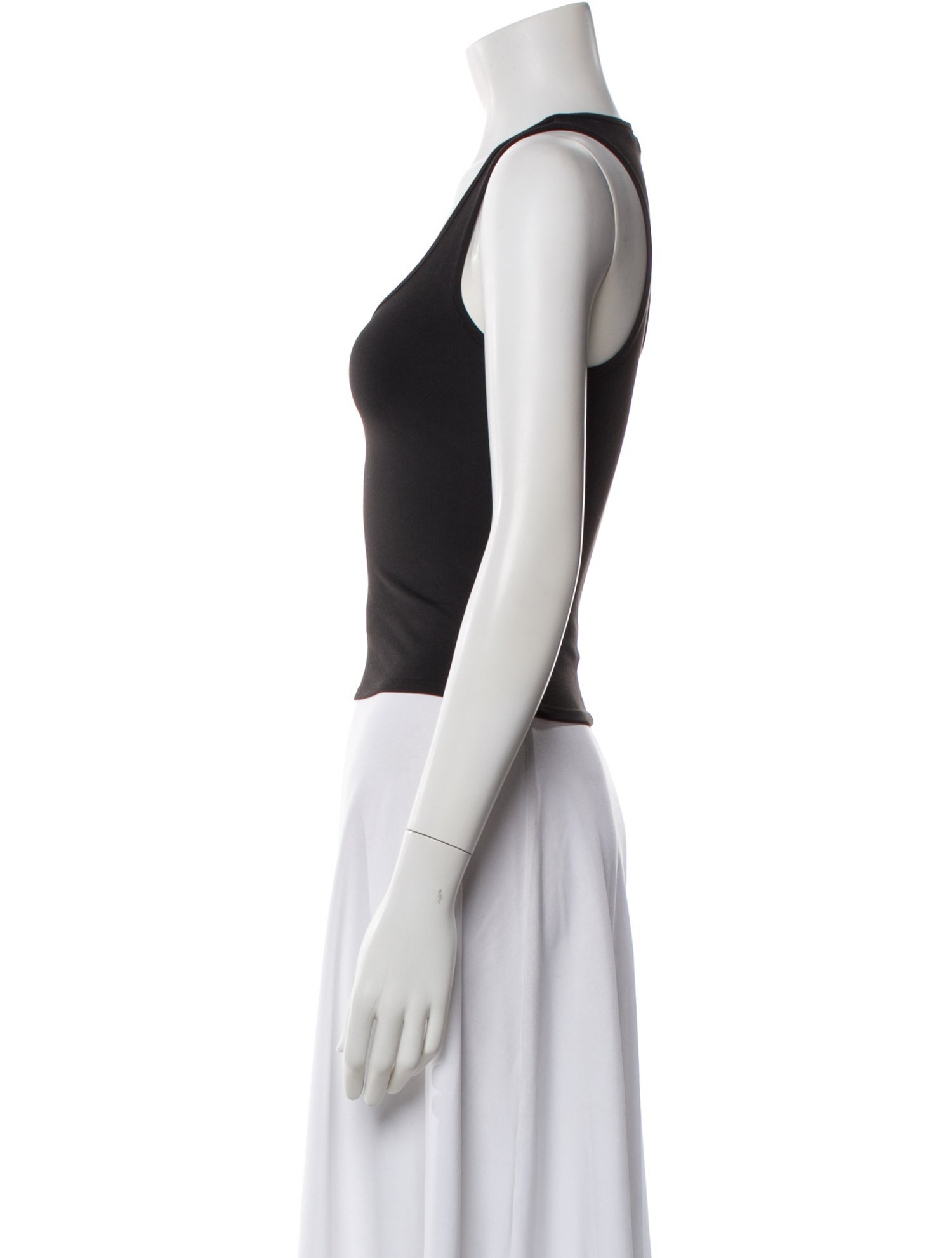 Tank Air Scoop Neck Sleeveless Top