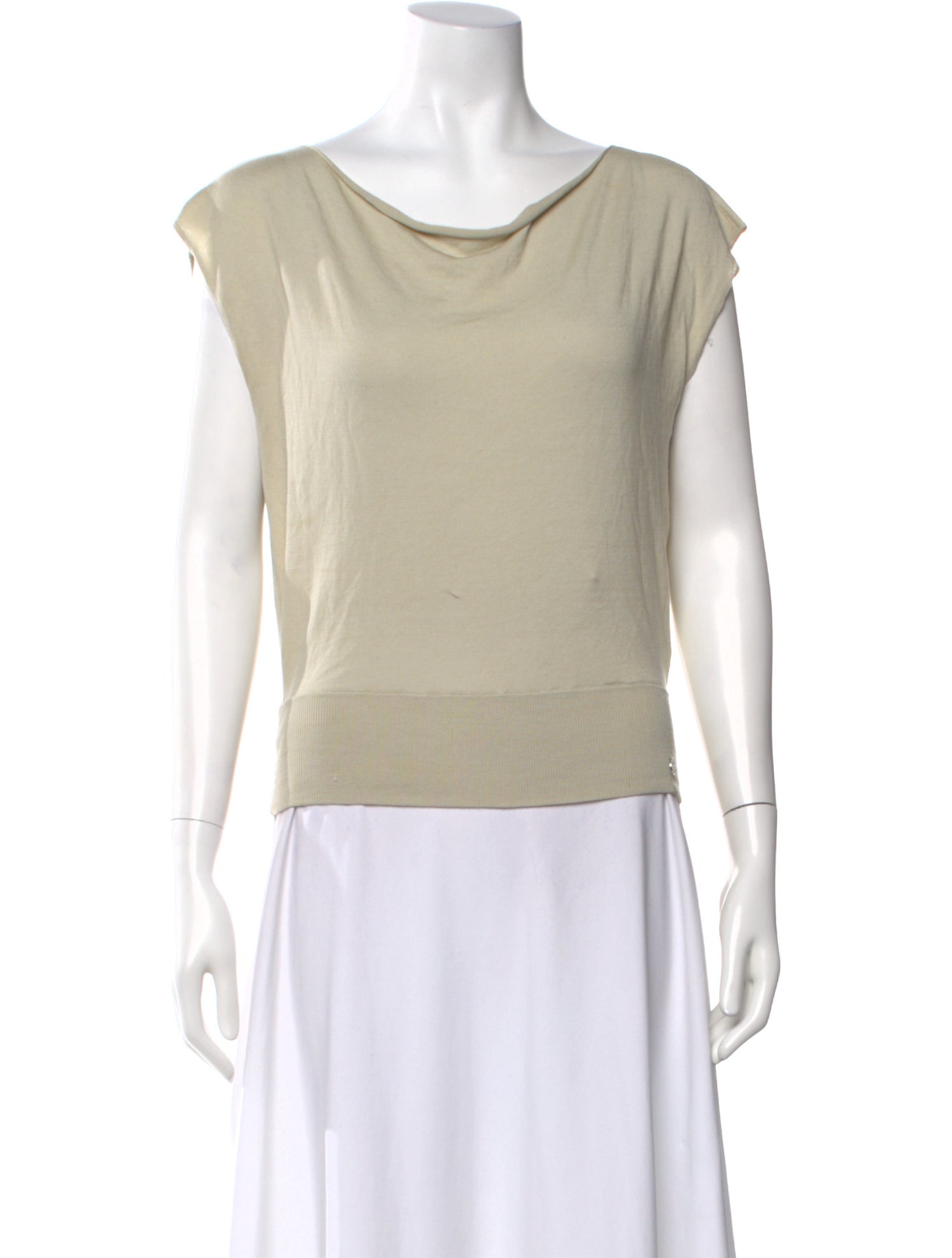 Tank Air Scoop Neck Sleeveless Top