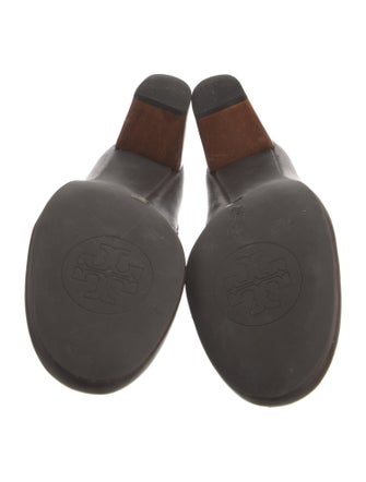 Tory Burch Signature Logo Leather Pumps