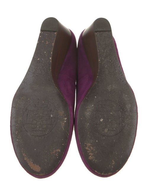 Tory Burch Signature Logo Suede Pumps