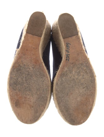 Tory Burch Canvas Pumps