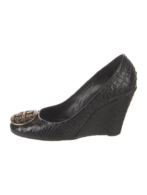 Tory Burch Embossed Leather Pumps