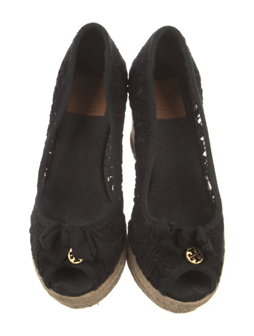 Tory Burch Lace Pattern Embroidered Accent Pumps