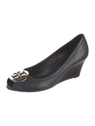 Tory Burch Signature Logo Leather Pumps