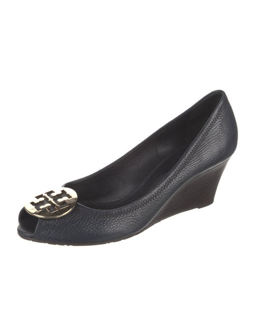 Tory Burch Signature Logo Leather Pumps