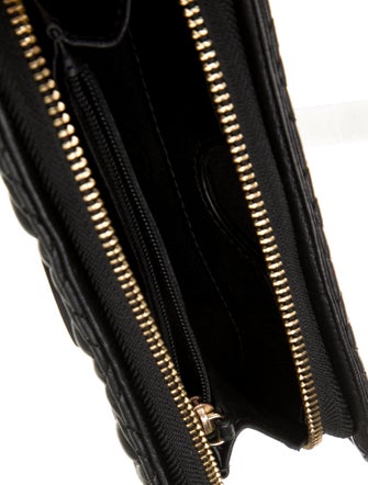 Tory Burch Leather Wristlet