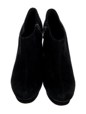 Tory Burch Suede Pumps