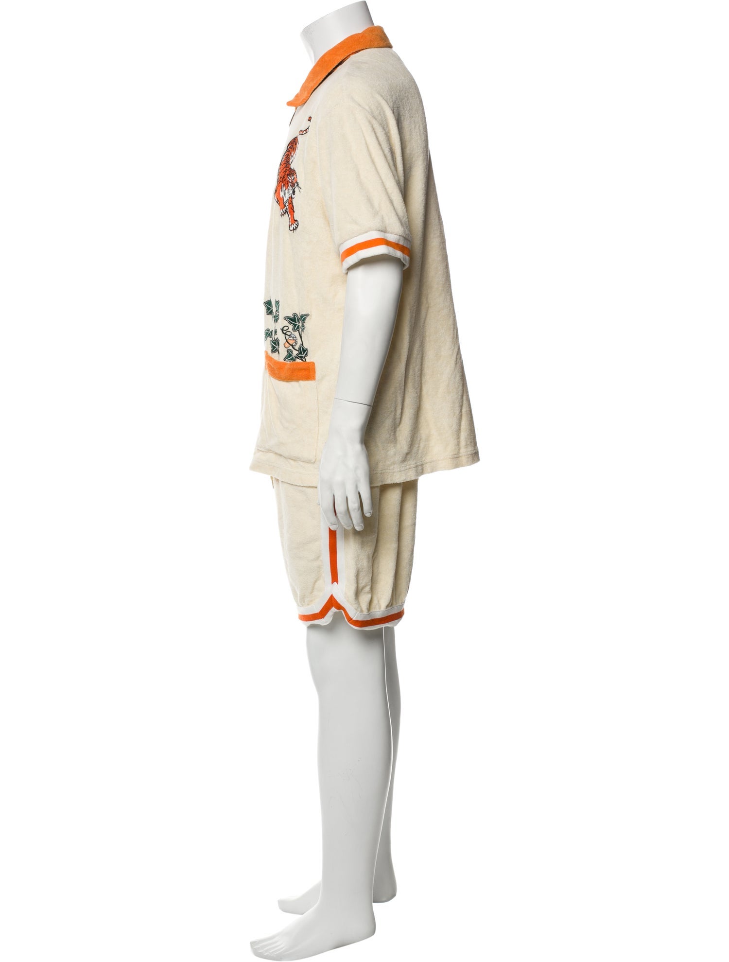 Tombolo Graphic Print Embroidered Accent Lounge Set