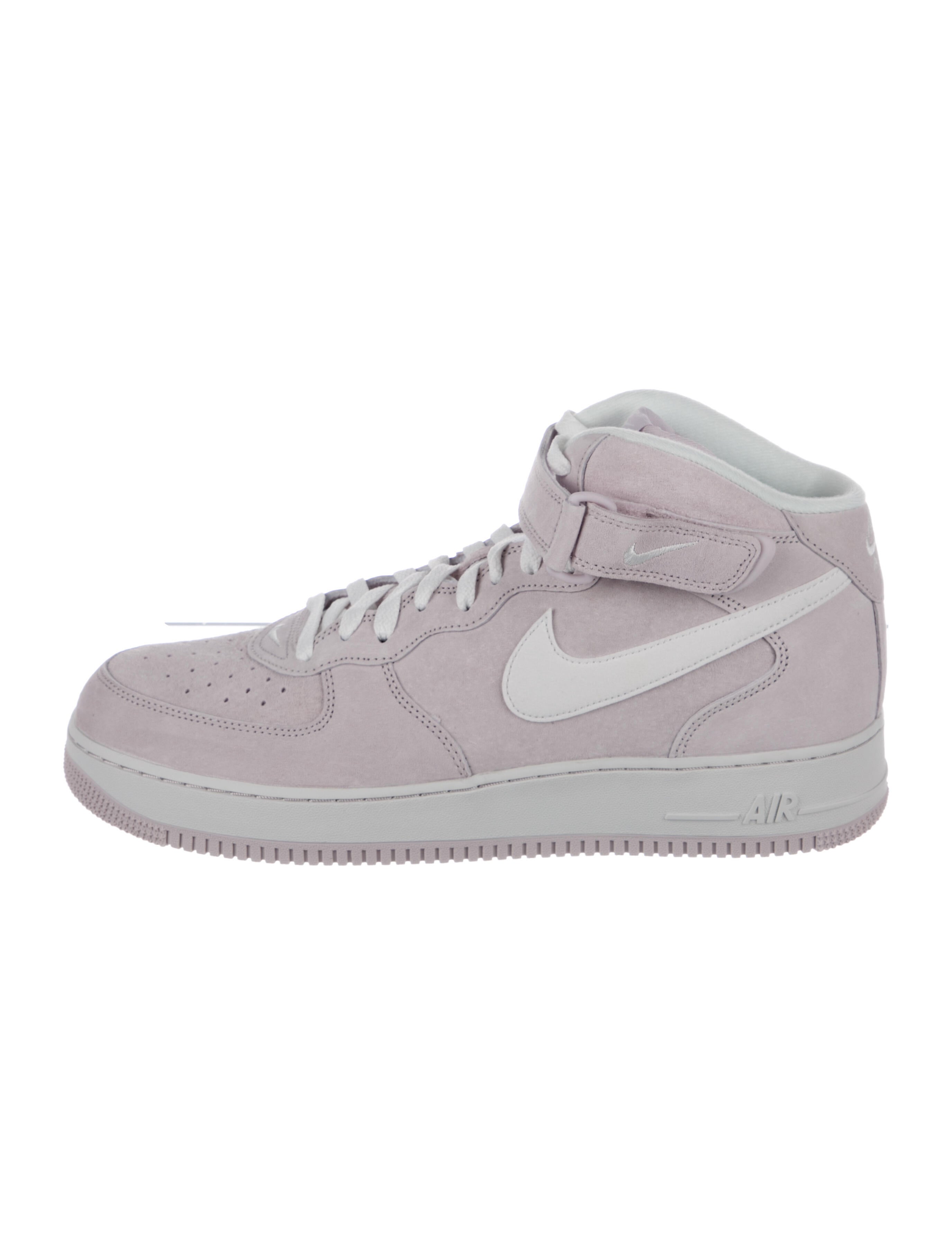 nubuck shoes nike