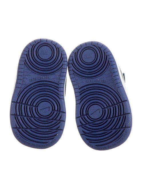 Nike Boys' Court Borough Low 2