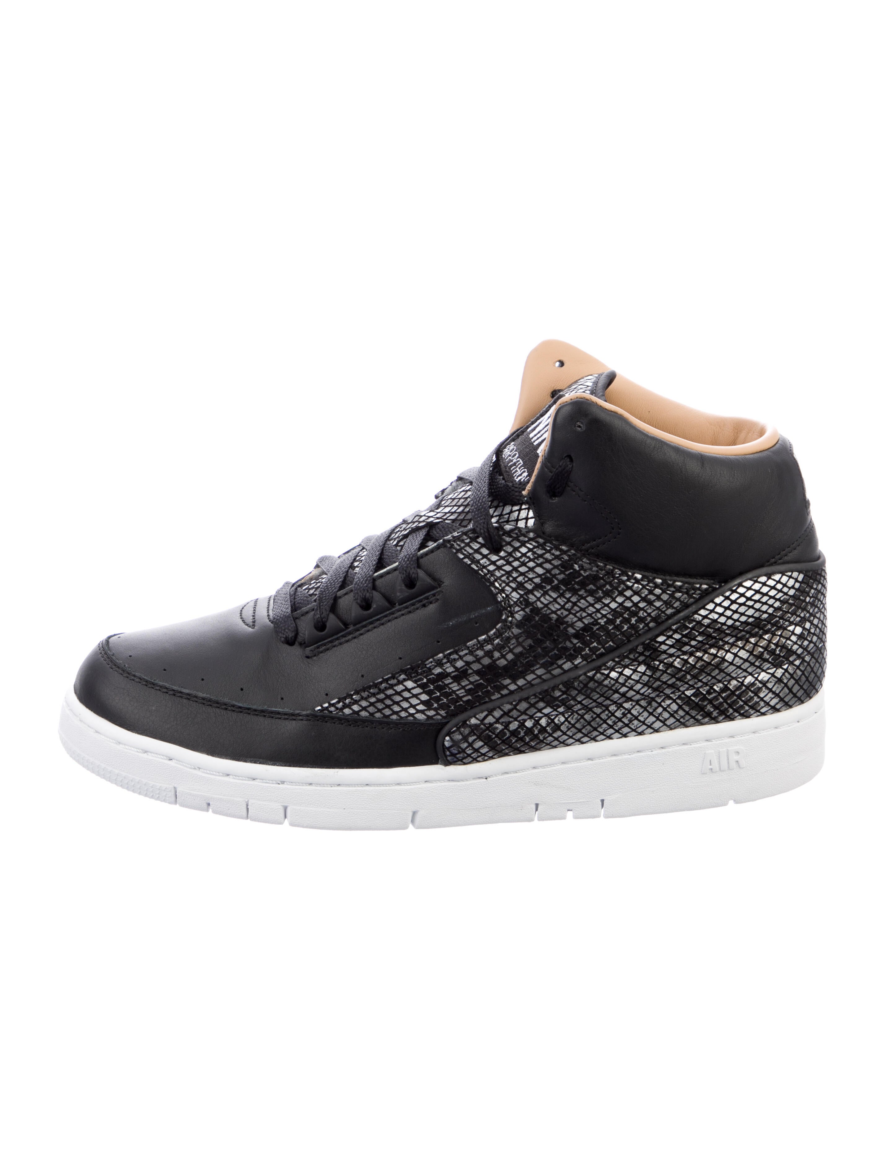 womens animal print nike