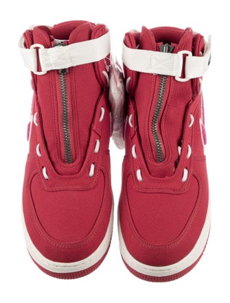 Nike Canvas Embroidered Accent Sneakers