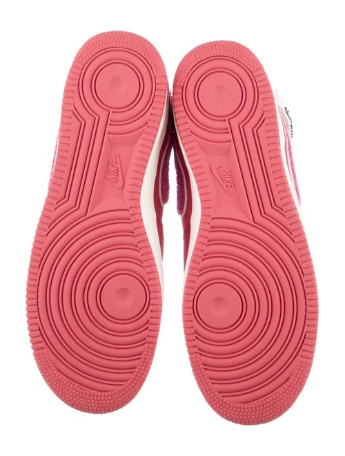 Nike Canvas Embroidered Accent Sneakers