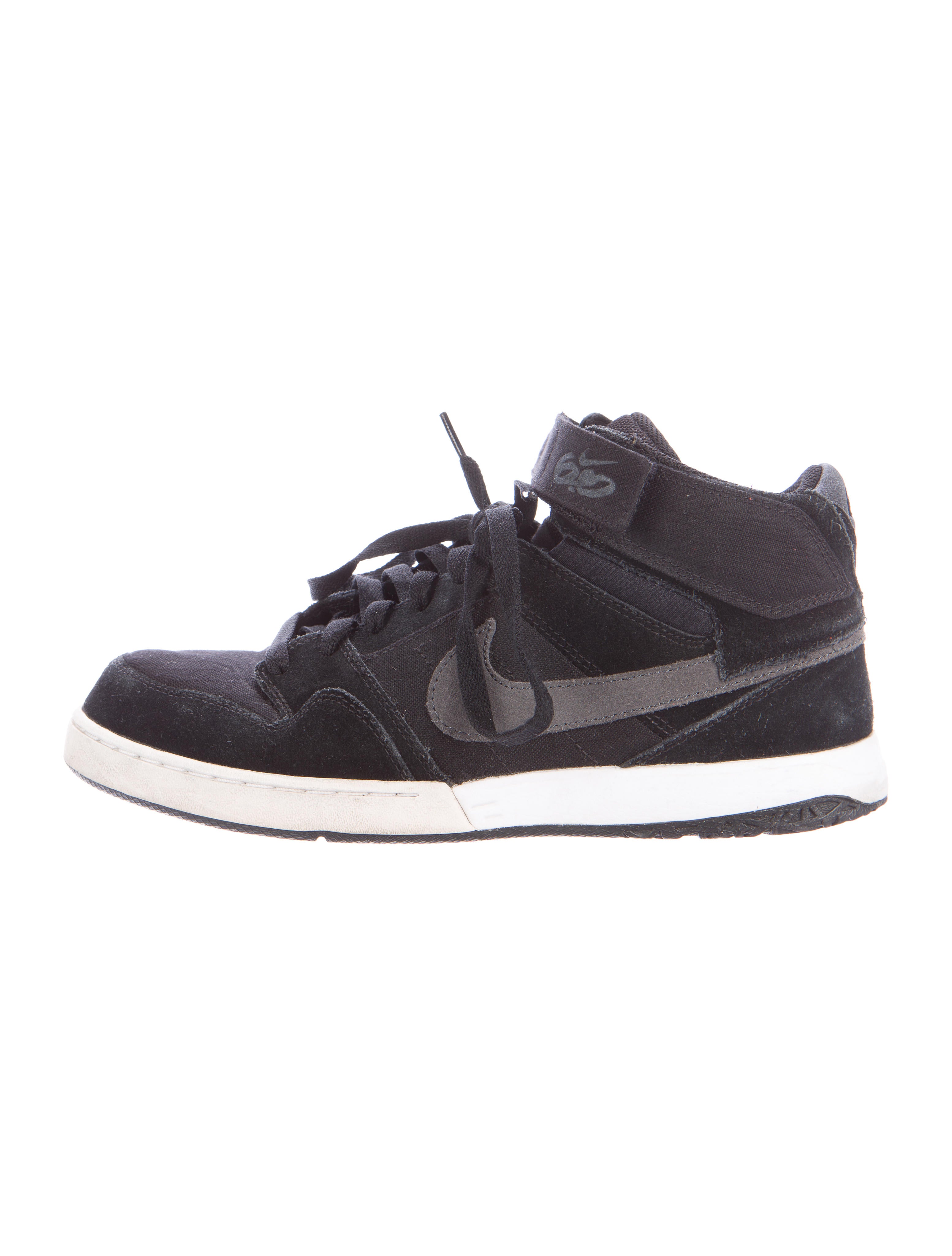 mid top nike shoes nike 6 0 mid top sneakers shoes wu220583 the realreal mid top nike shoes nike 6 0 mid top sneakers shoes wu220583 the realreal
