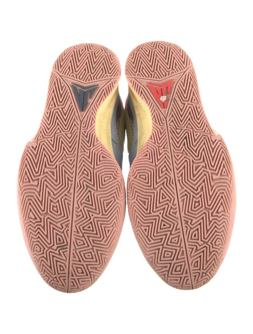 Nike Mesh Colorblock Pattern Athletic Sneakers