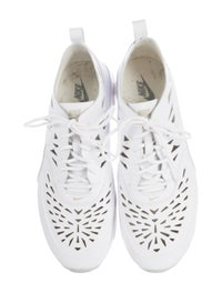 thea low top sneaker