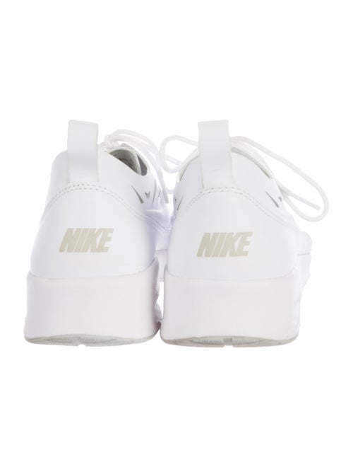 thea low top sneaker